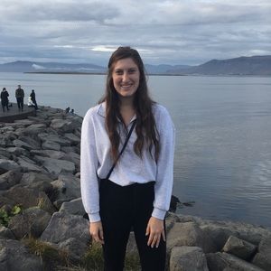 Meet your Posher, Stephanie